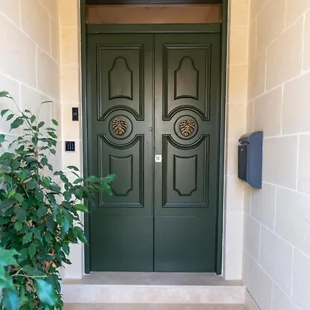 The Carob Tree Bed & Breakfast 4*