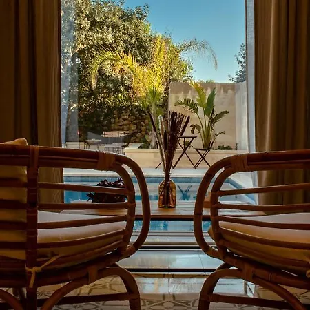 The Carob Tree 4* Victoria