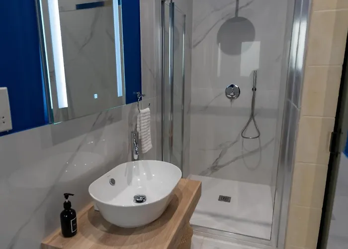 The Carob Tree Oda ve Kahvaltı