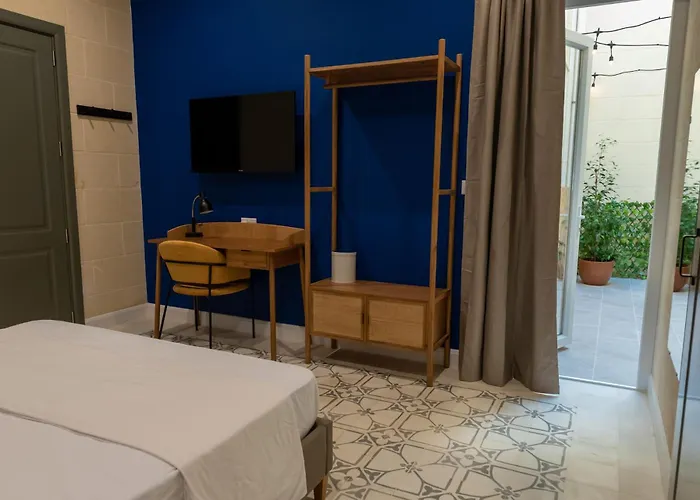 Oda ve Kahvaltı The Carob Tree 4*