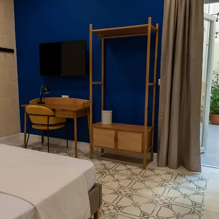 Couette-café The Carob Tree 4*