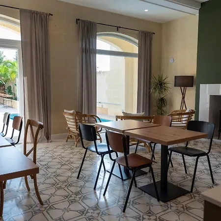 The Carob Tree Couette-café 4*