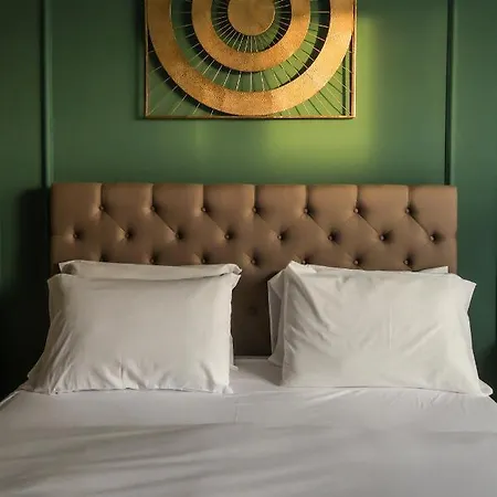The Carob Tree Couette-café 4*