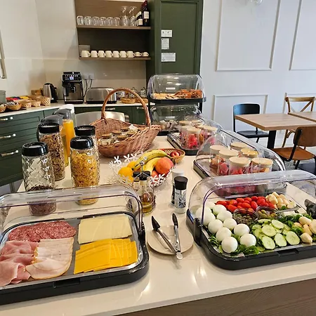 Bed & Breakfast The Carob Tree