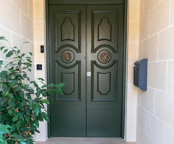 The Carob Tree Bed & Breakfast 4*